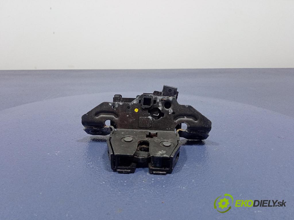 Opel Astra 2019 zámek Klapky: kufr 13524683