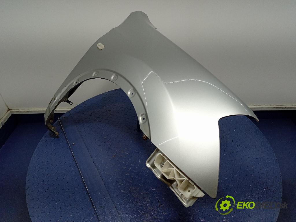 Nissan Qashqai 2009 blatník Predné v pravo: