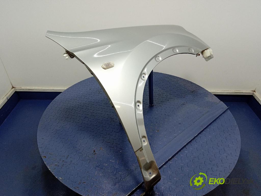 Nissan Qashqai 2009 blatník Predné v pravo: