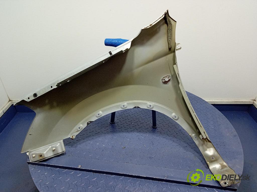 Nissan Qashqai 2009 blatník Predné v pravo: