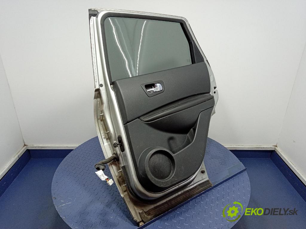 Nissan Qashqai 2009 dveře Zad: prave
