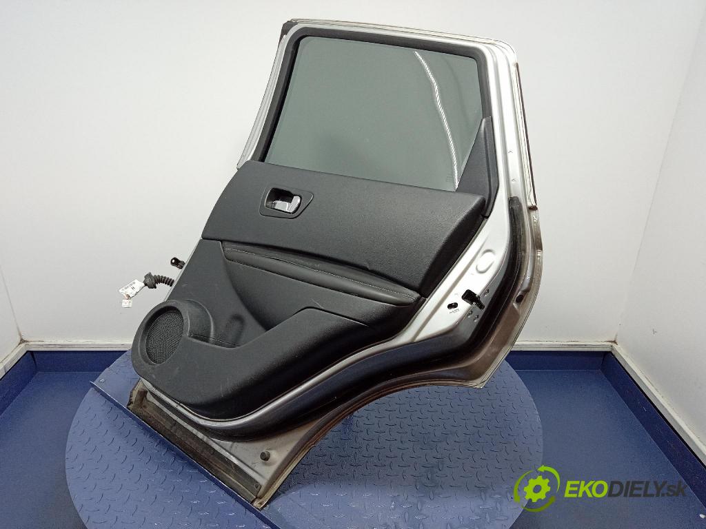 Nissan Qashqai 2009 dveře Zad: prave