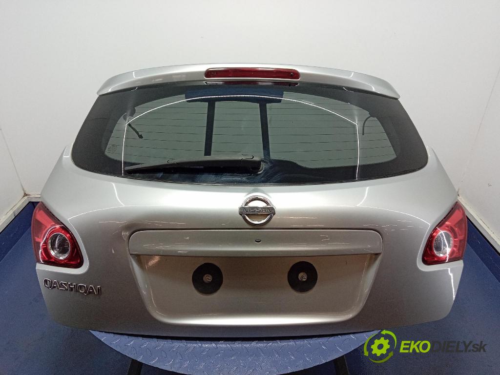 Nissan Qashqai 2009 zadna dveře kufra: kufra: