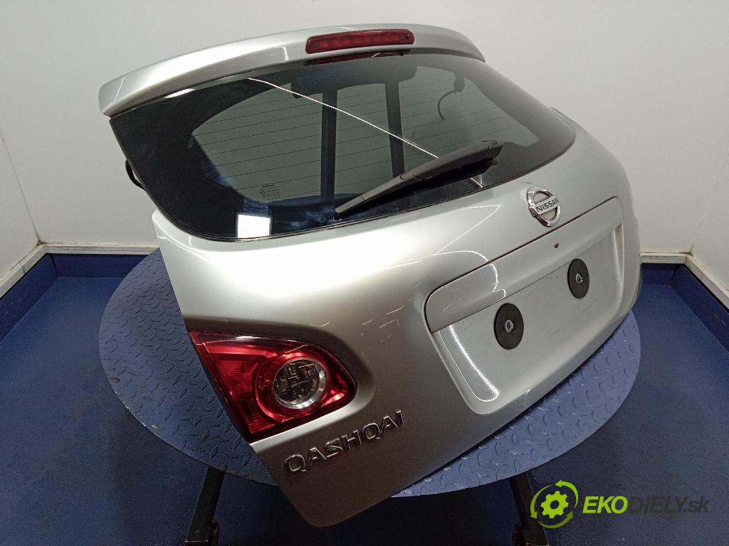 Nissan Qashqai 2009 zadna dveře kufra: kufra: