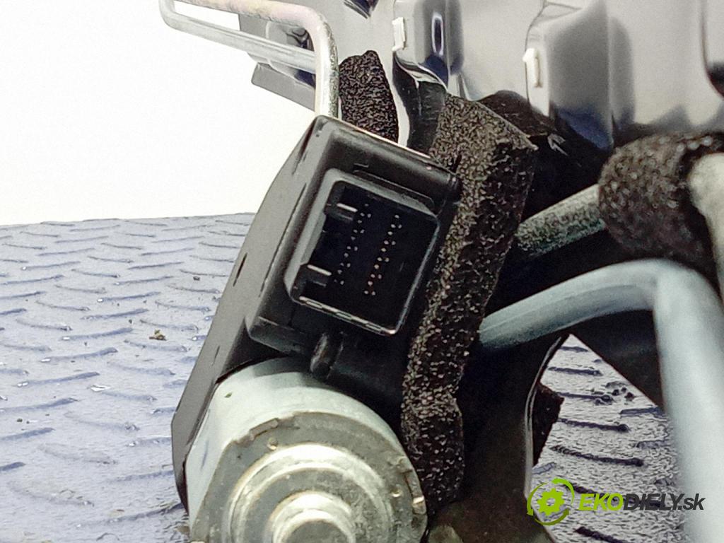 Nissan Qashqai 2009 Střešní okno: