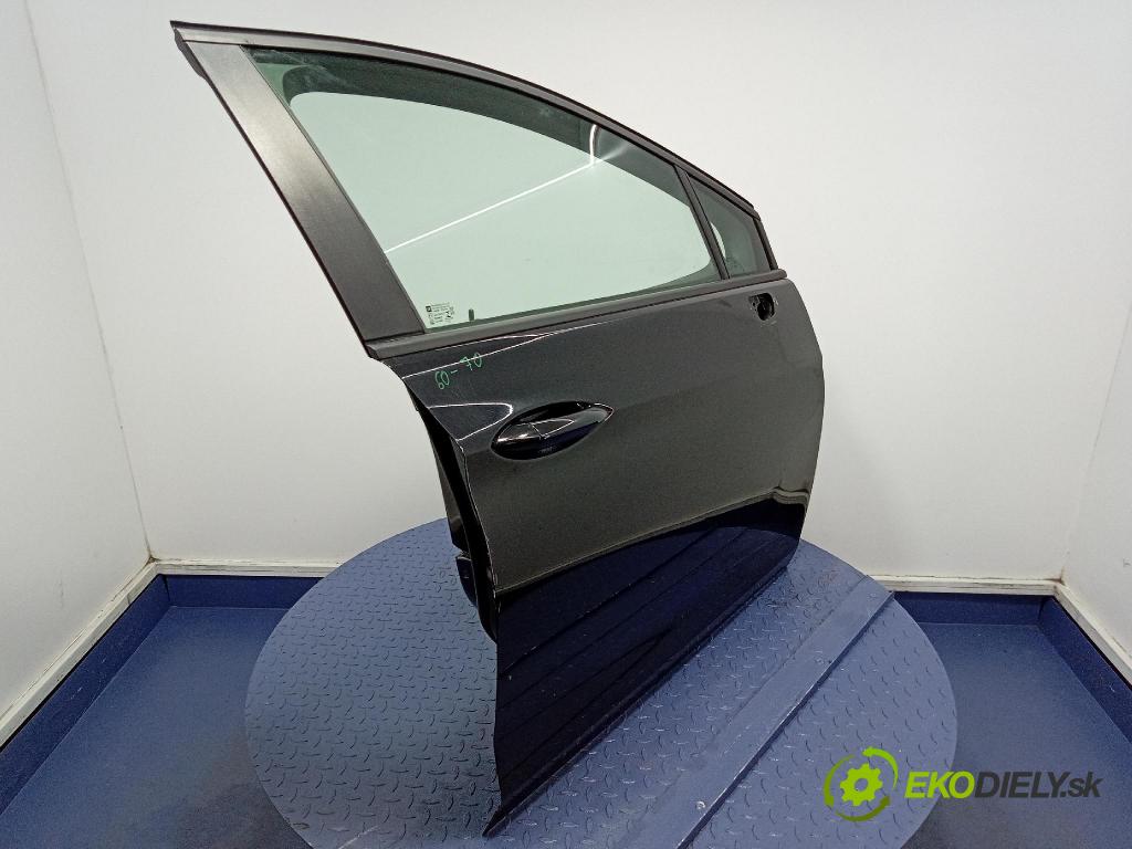 Opel Astra 2019 dvere Predné pravé