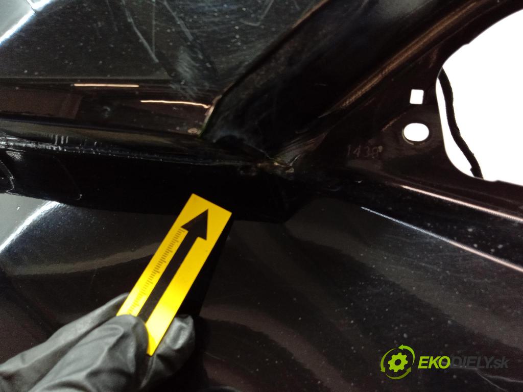 Opel Astra 2019 zadna dveře kufra: kufra: