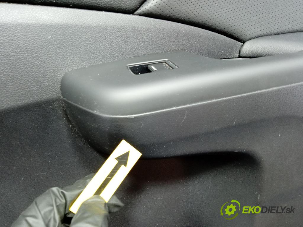 Honda Cr-v 2016 Čalounictví: dvere zad Prava: 83700T1G