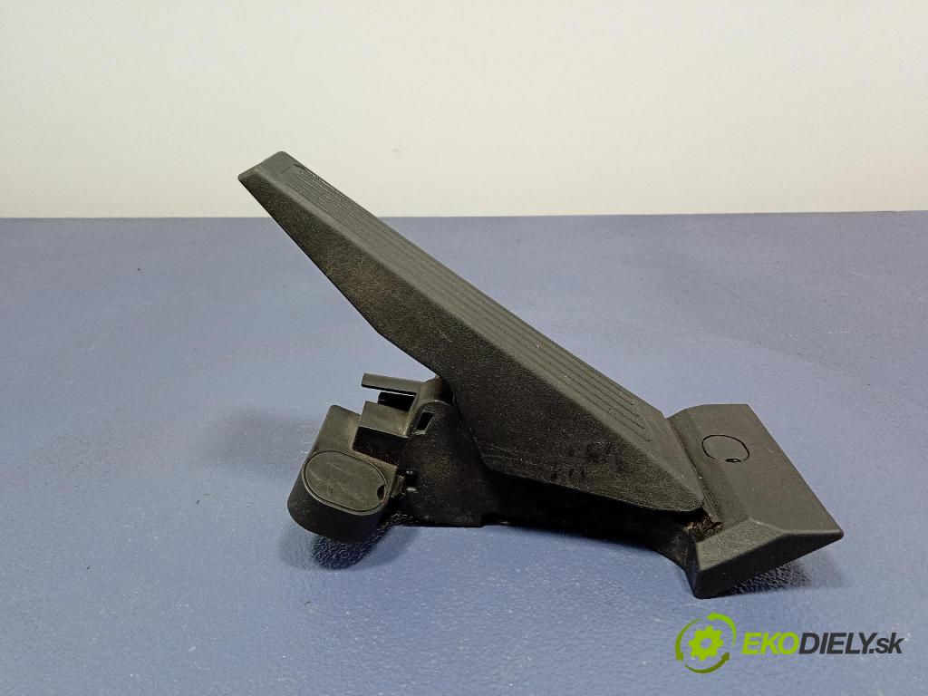 Kia Sportage 2022 pedal Plyn: 32700-N7100