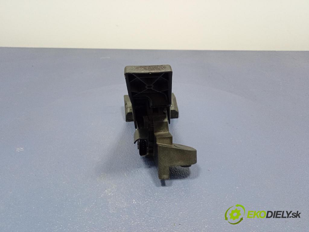 Kia Sportage 2022 pedal Plyn: 32700-N7100