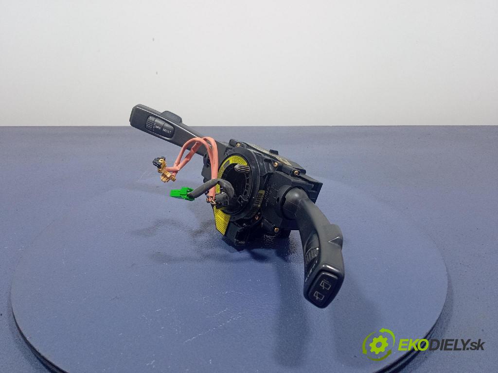 Volvo V50 2004 prepínač Komplex: 30710342