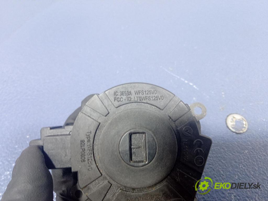 Volvo V50 2004 Spínač zapaľovania: 30797783