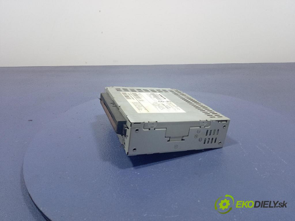 Volvo V50 2004 Radio I Navigácia: 8696051