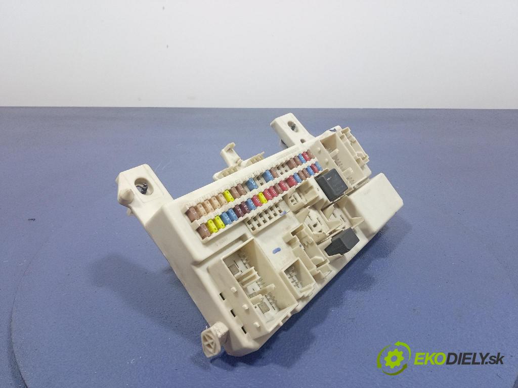 Volvo V50 2004 skříňka Pojistky 8690719