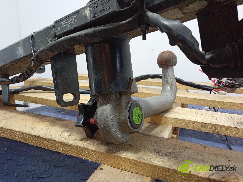 Kia Sportage 2022 Hák: Do Prívesy: R2281ADE00