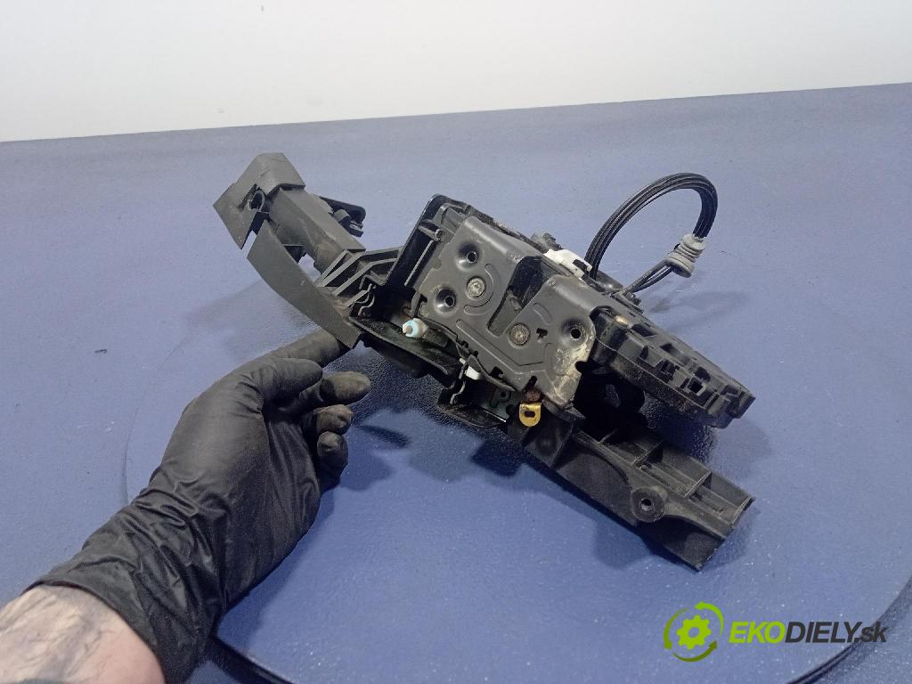 Volvo V50 2004 zámok dvere Predné Vľavo: 30699154