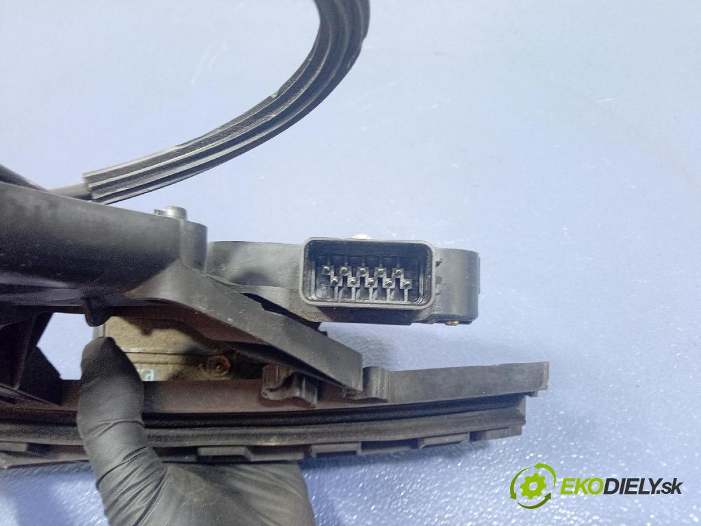 Volvo V50 2004 zámek dveře před v pravo: 30699157