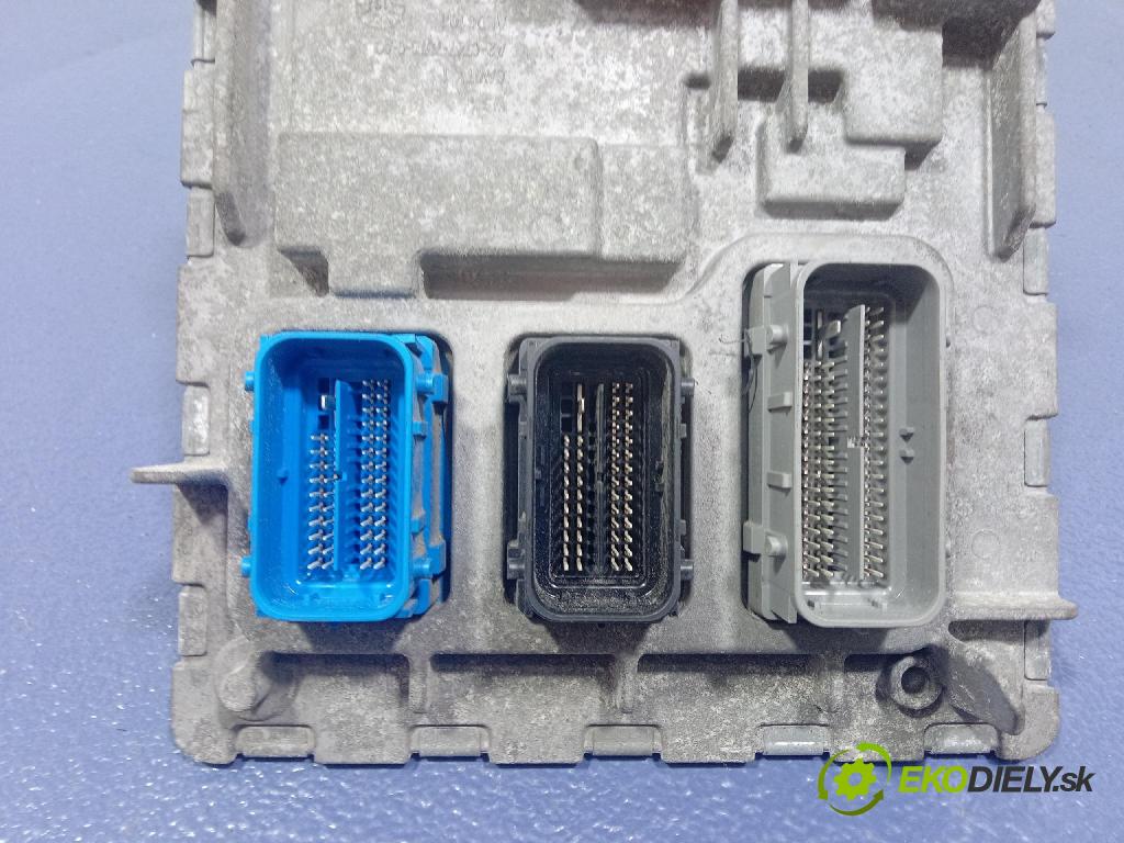 Opel Astra 2019 řídící jednotka Motor: 12699566