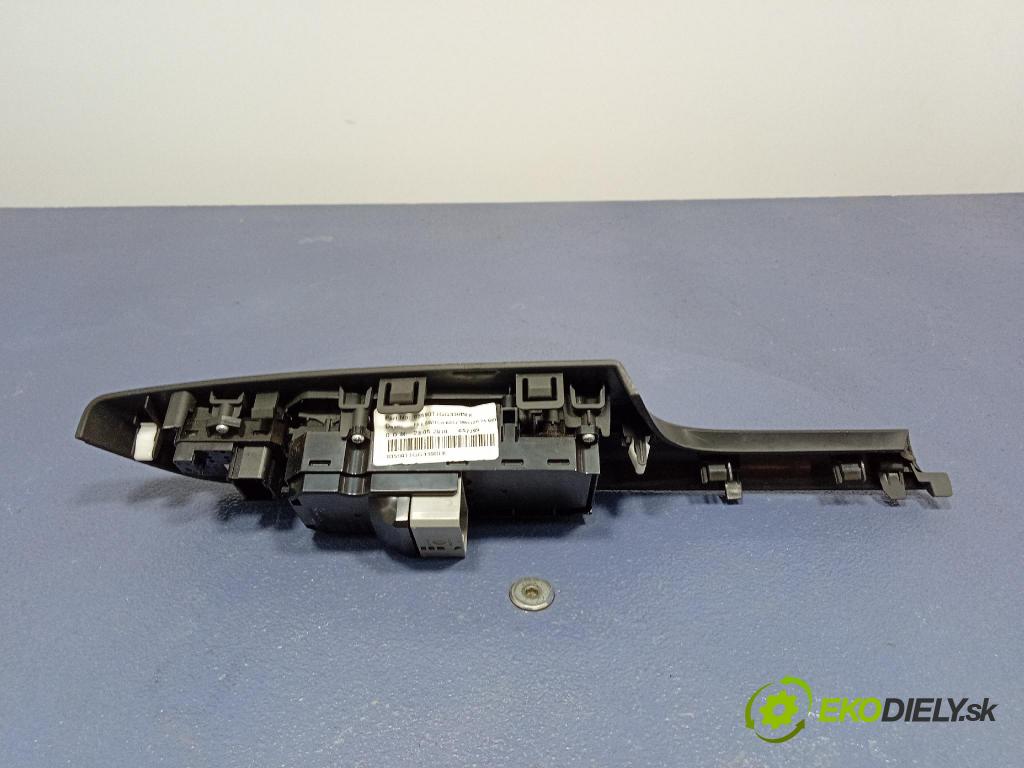 Honda Cr-v 2016 prepínač Okná: 83590T1