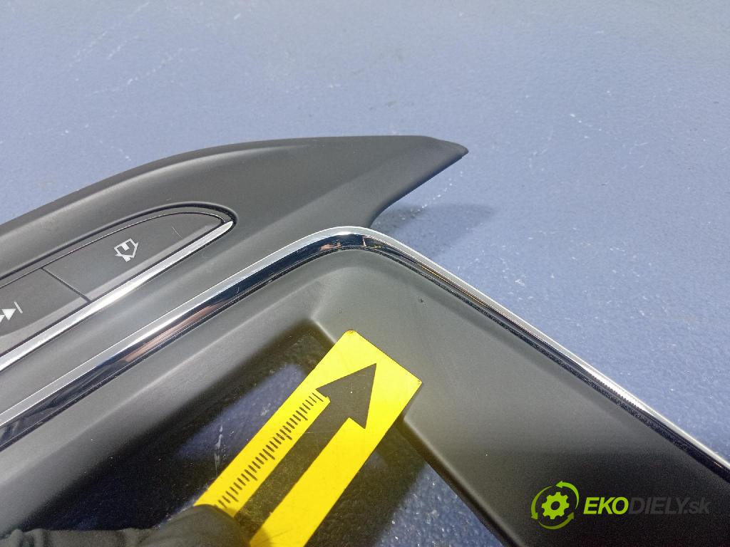 Opel Astra 2019 displej Radio / GPS 42578318