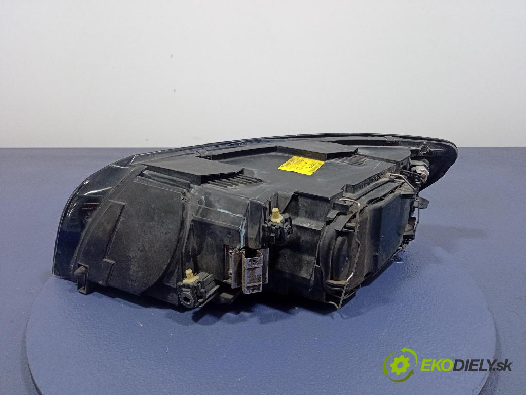 Volvo V50 2004 světlo v pravo: 30678913