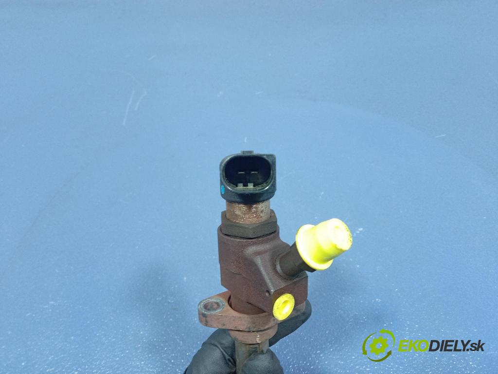 Volvo V50 2004 vstřikovač 9647247280