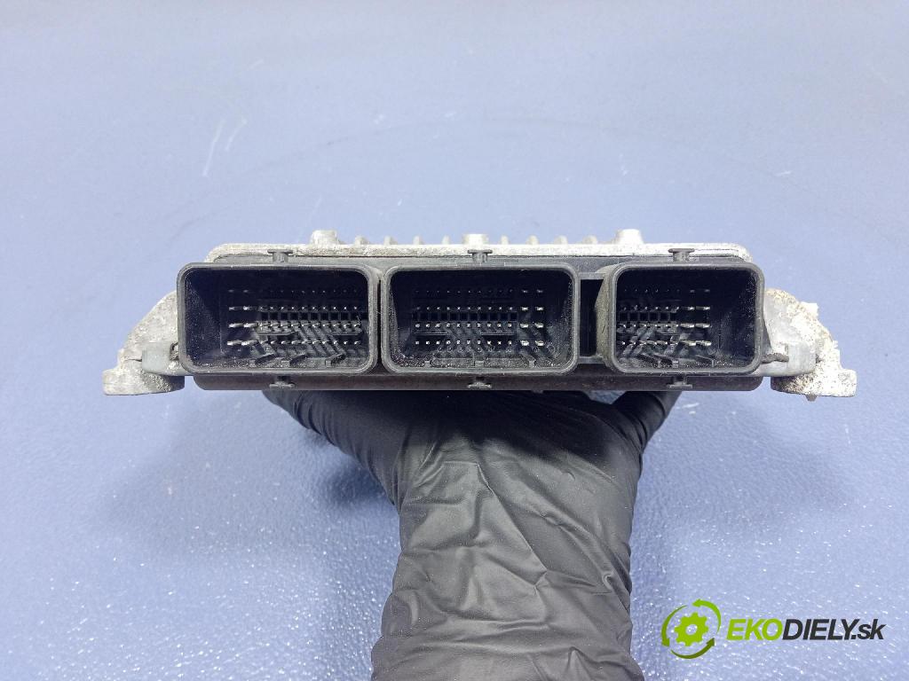 Volvo V50 2004 riadiaca jednotka Motor: 30729065A