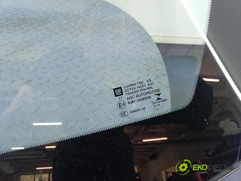 Opel Astra 2019 sklo Čelní přední: