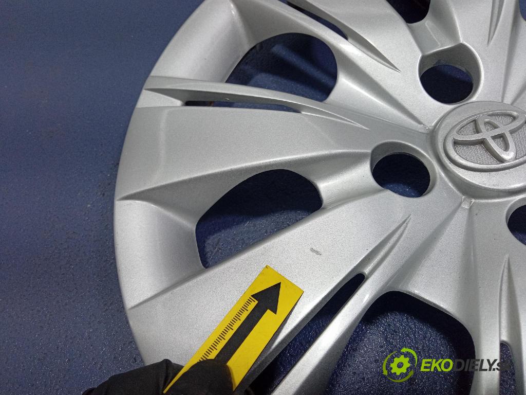 Toyota Yaris 2007 puklica kola: 5702017589336