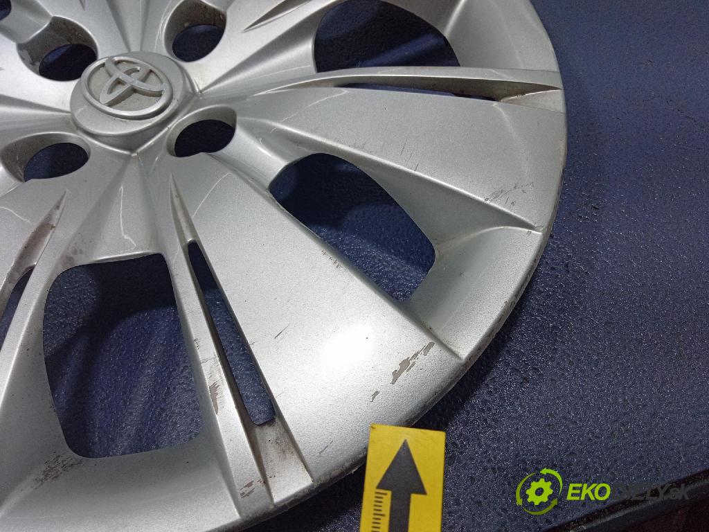 Toyota Yaris 2007 puklica kola: 5702017589336