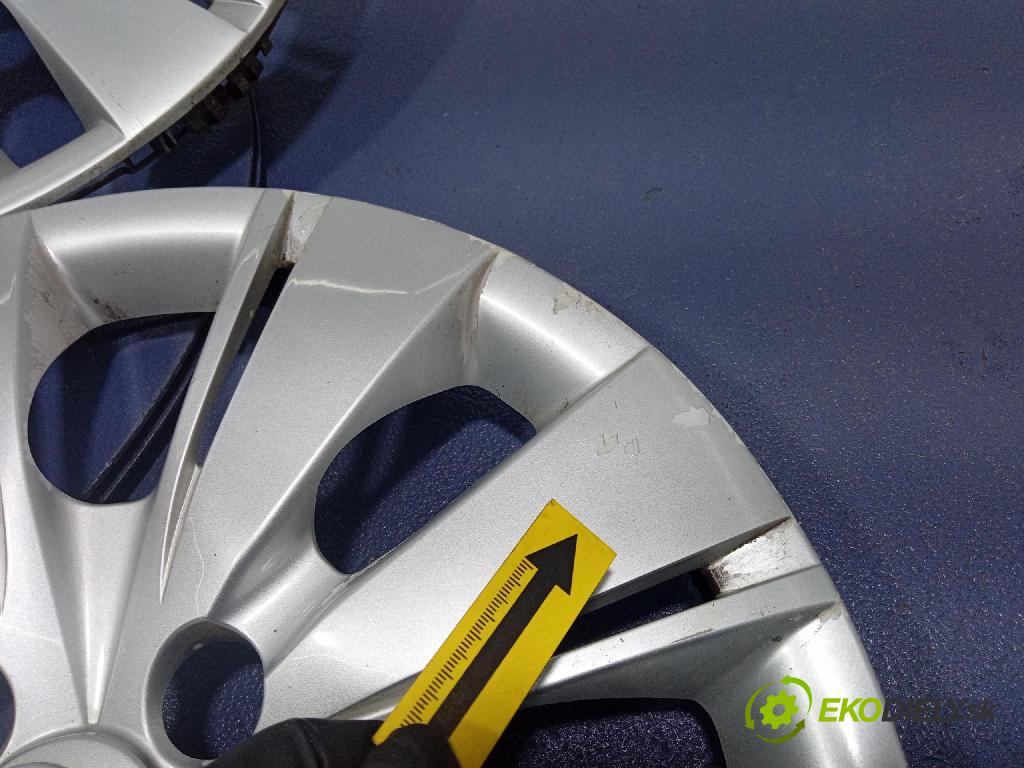 Toyota Yaris 2007 puklica kola: 5702017589336