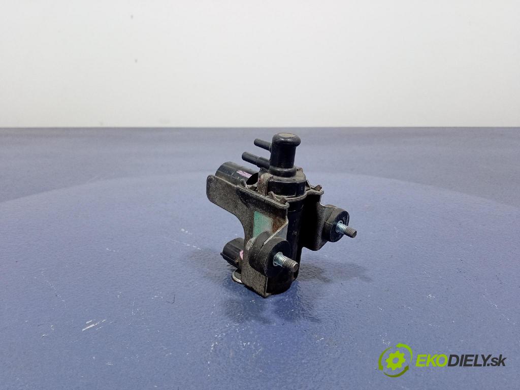 Toyota Yaris 2007 ventil Vákuum: 25819-33030