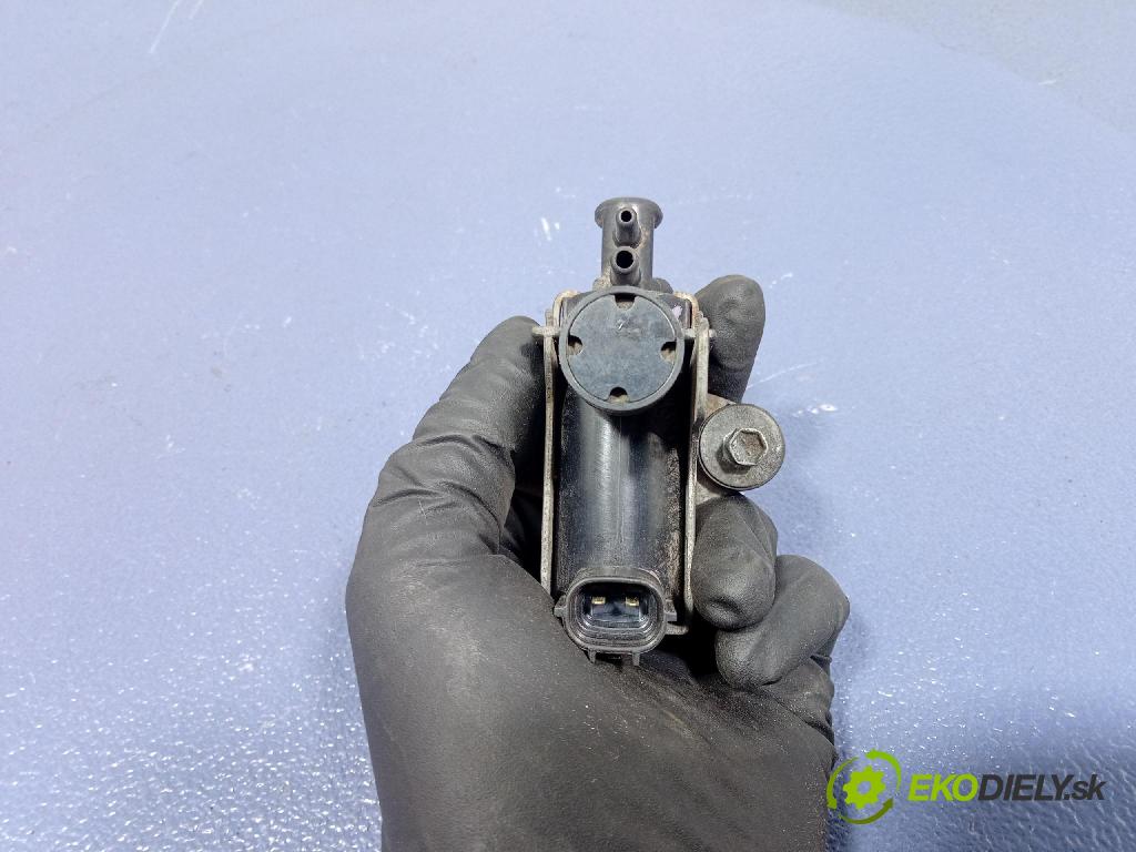 Toyota Yaris 2007 ventil Vákuum: 25819-33030