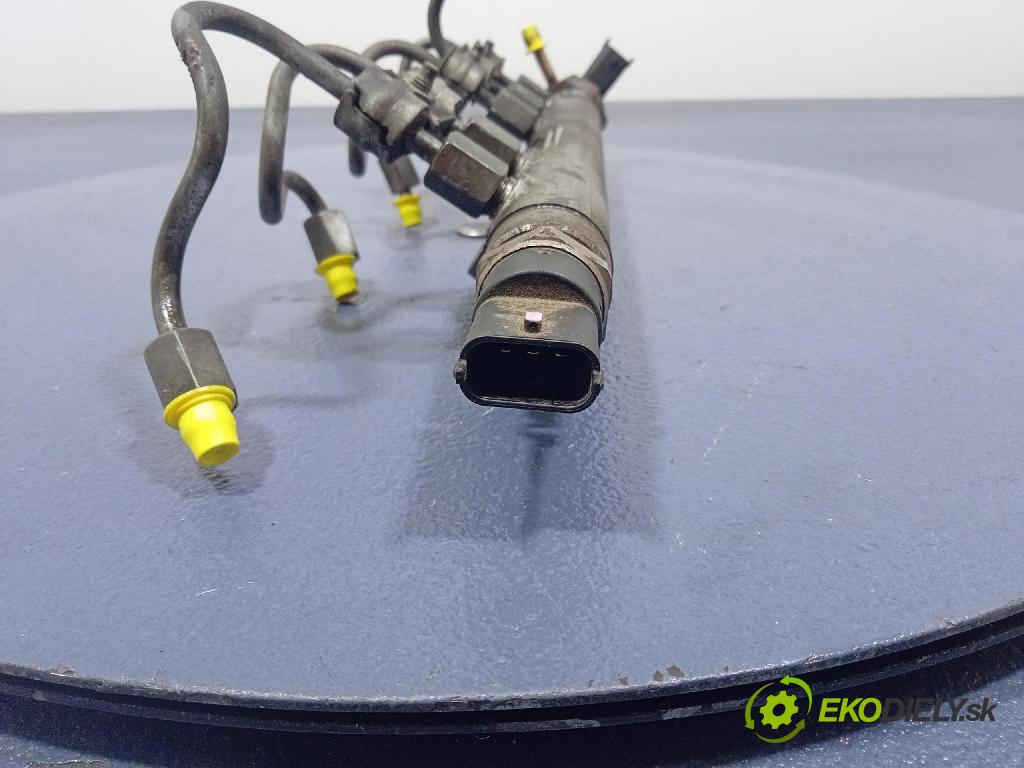 Toyota Yaris 2007 lišta Zásobování 23810-0N021