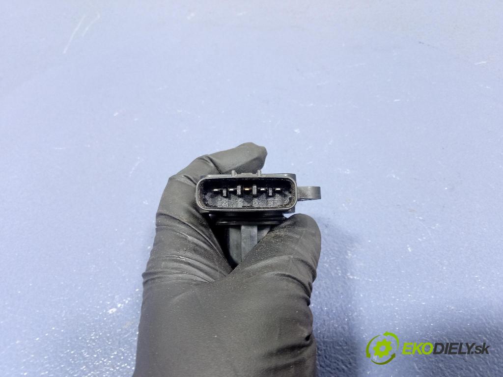 Toyota Yaris 2007 váha vzduchu 22204-33010