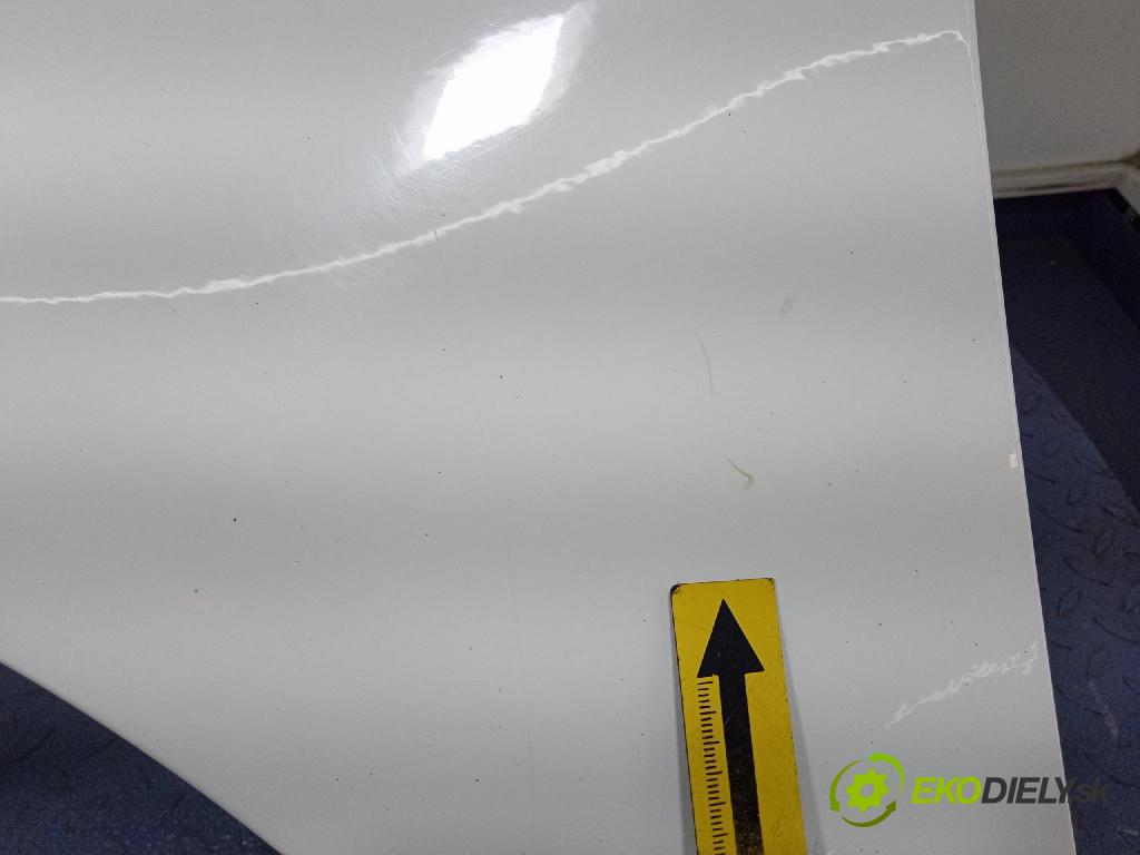 Toyota Yaris 2007 blatnik před Levý: