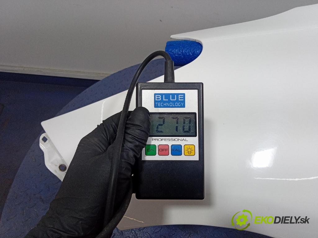 Toyota Yaris 2007 blatnik před Levý: