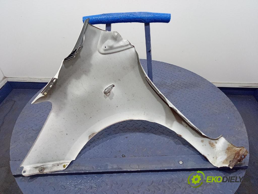 Toyota Yaris 2007 blatnik před v pravo: