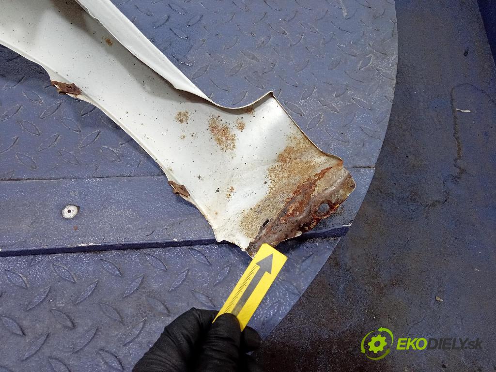 Toyota Yaris 2007 blatnik před v pravo: 