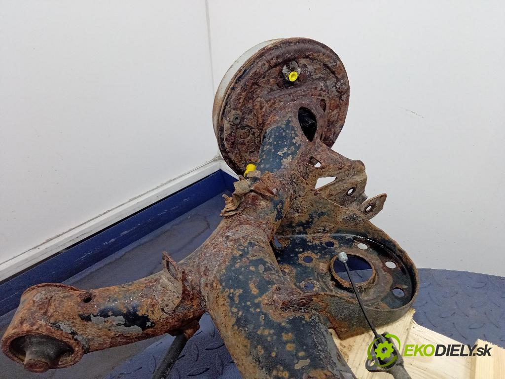 Toyota Yaris 2007 výztuha Pozastavenia: Zad: