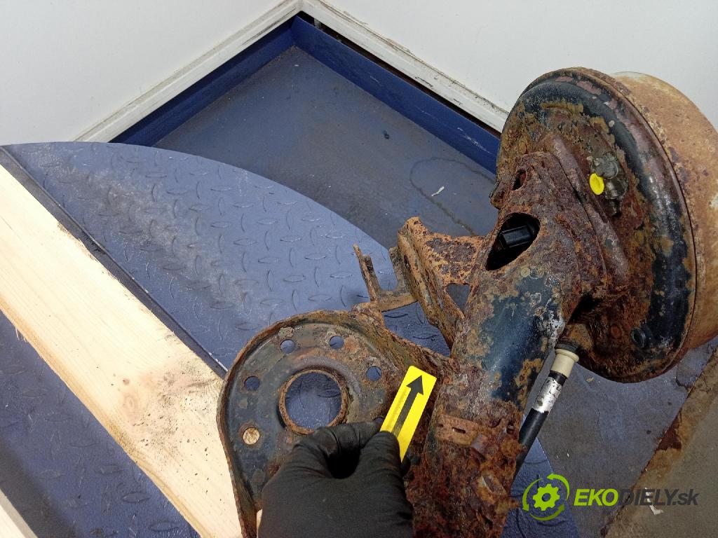 Toyota Yaris 2007 výztuha Pozastavenia: Zad: