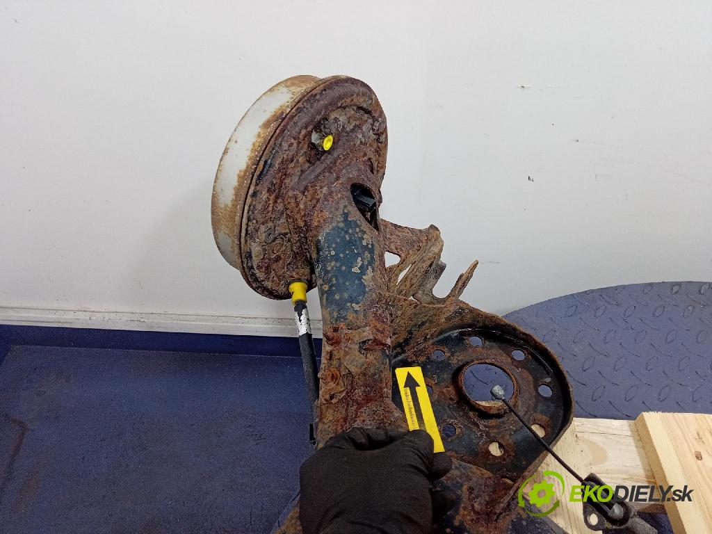 Toyota Yaris 2007 výztuha Pozastavenia: Zad: