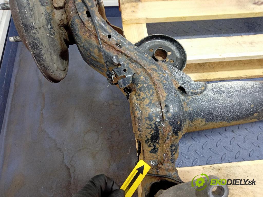 Opel Astra 2019 výztuha Pozastavenia: Zad: