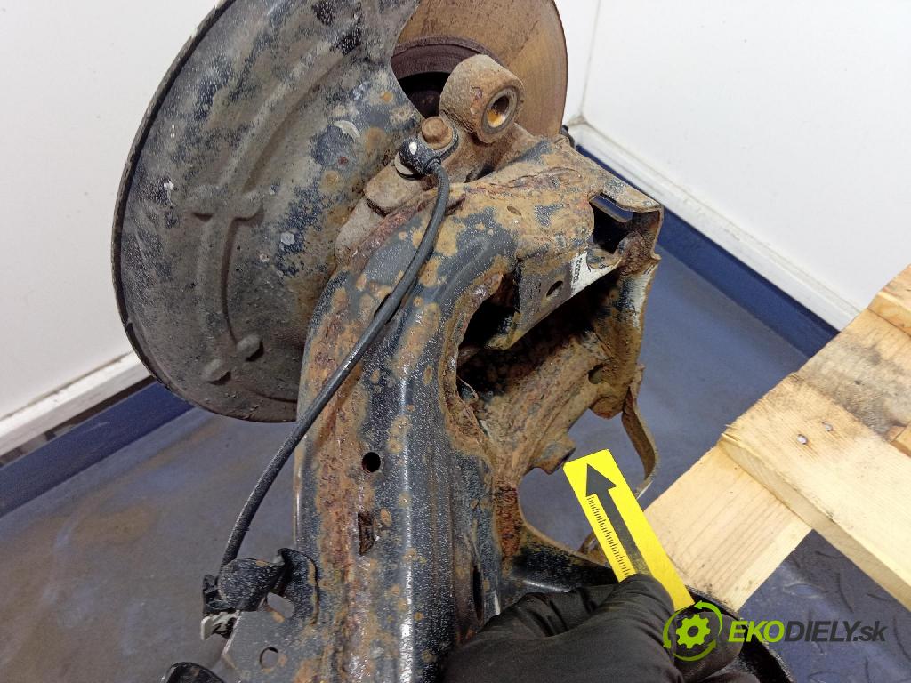 Opel Astra 2019 výztuha Pozastavenia: Zad: