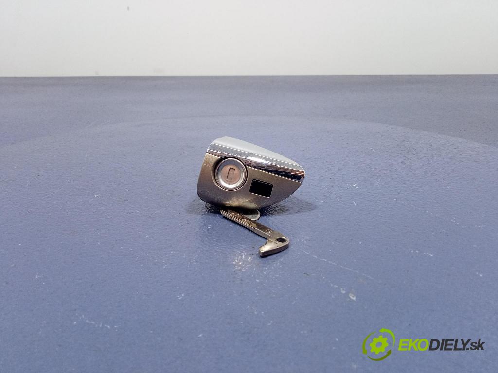 Mercedes B-Klasa 2007 zámok dvere Predné Vľavo: