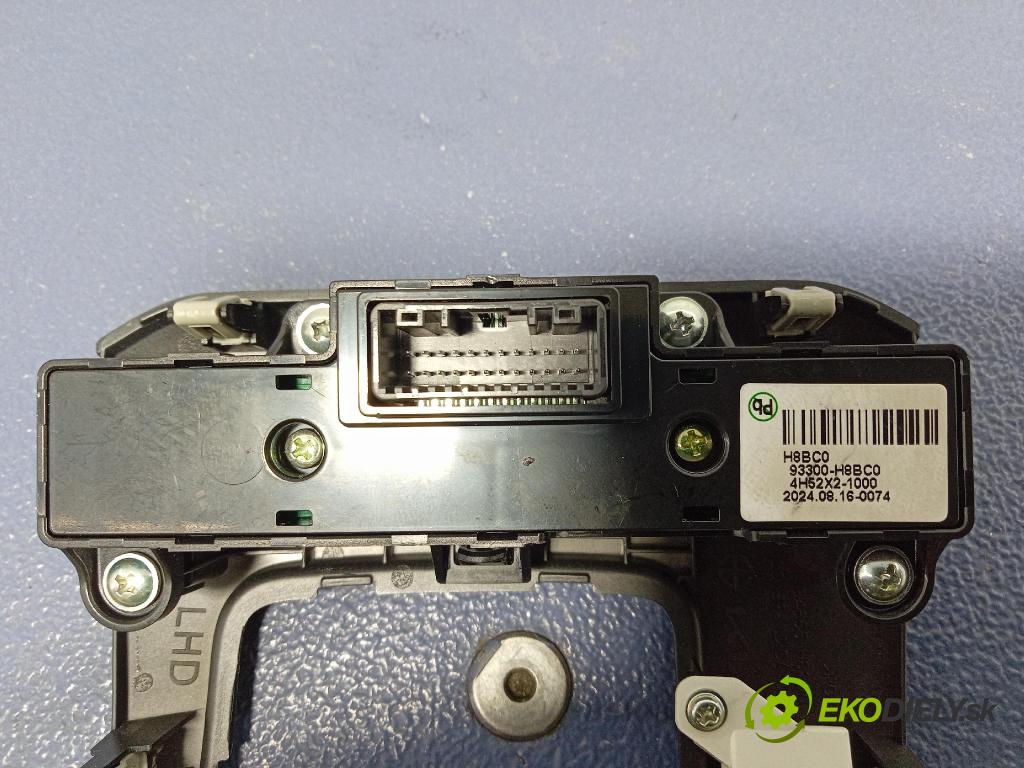 Kia Stonic 2024 lišta Dekoratívne: Vnútri: 84655-H8300