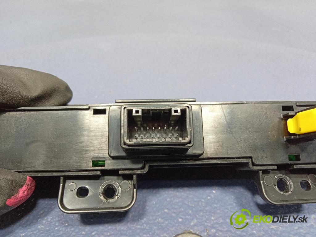 Kia Stonic 2024 prepínač svetiel 4D6361-1000