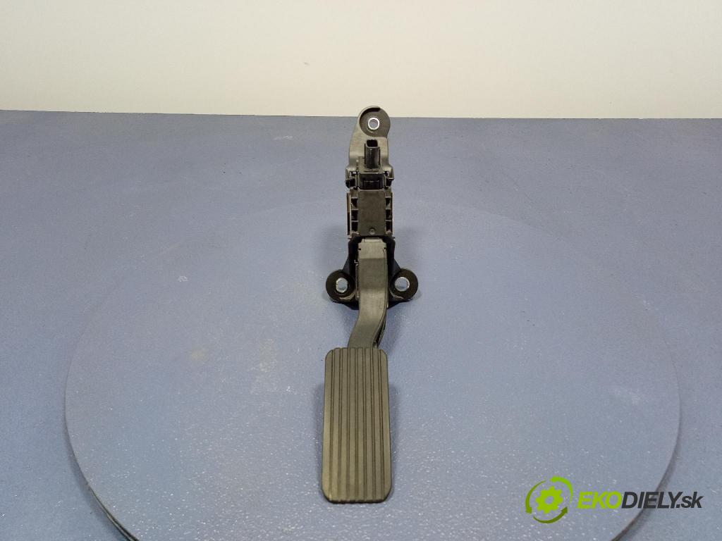 Kia Stonic 2024 pedal Plyn: 32700-XXXXX