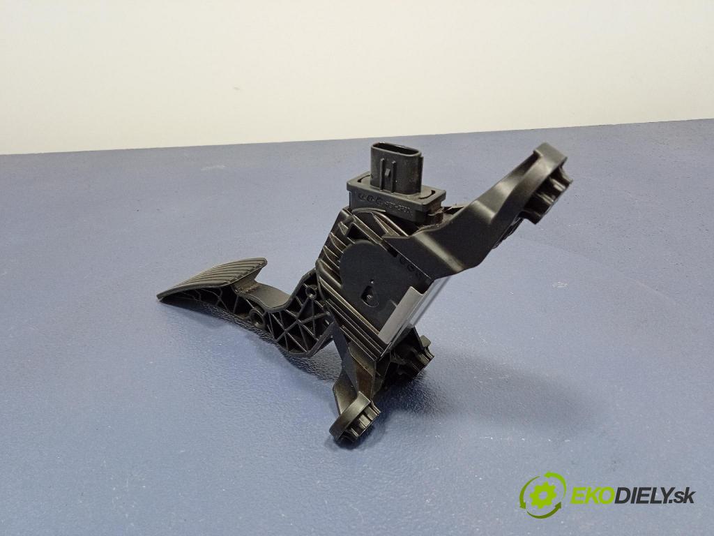 Kia Stonic 2024 pedal Plyn: 32700-XXXXX