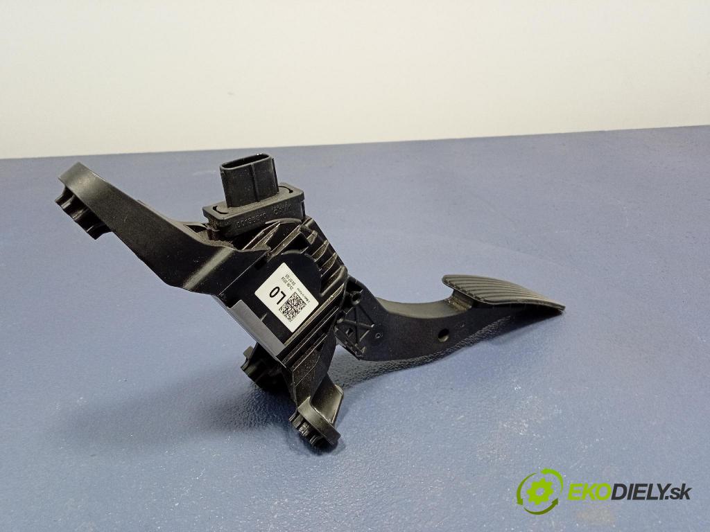Kia Stonic 2024 pedal Plyn: 32700-XXXXX
